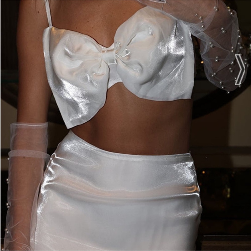 12th Tribe Molly Bridal Set Bows Shiny Sheer Small NWT - Picture 3 of 11